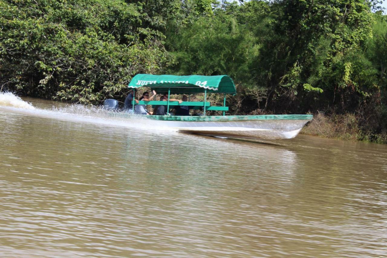 Hotel Nueva Alianza Frontera Corozal Exteriör bild